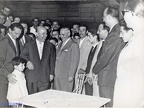 1958 a sinistra Vittorio Casillo con il figlio Nicola al centro avvocato Parrilli