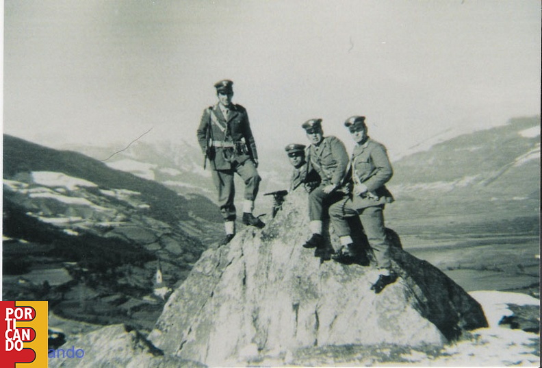 1960 Guglielmo Lamberti a sx in piedi in val Renetta con i colleghi