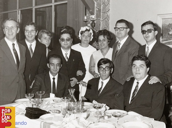 1968 circa amici al Matrimonio di Enzo DElla Rocca E D'Atri ( Sparano Ventrella Bellone Zolli Franco Lisi  Mariolino   Amabile )