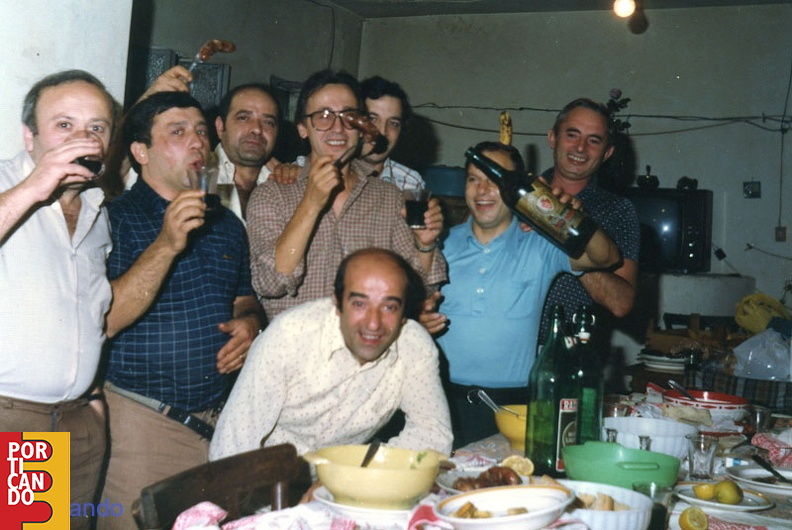 1979 Antonio Ugliano con gli amici cena a Monte Castello