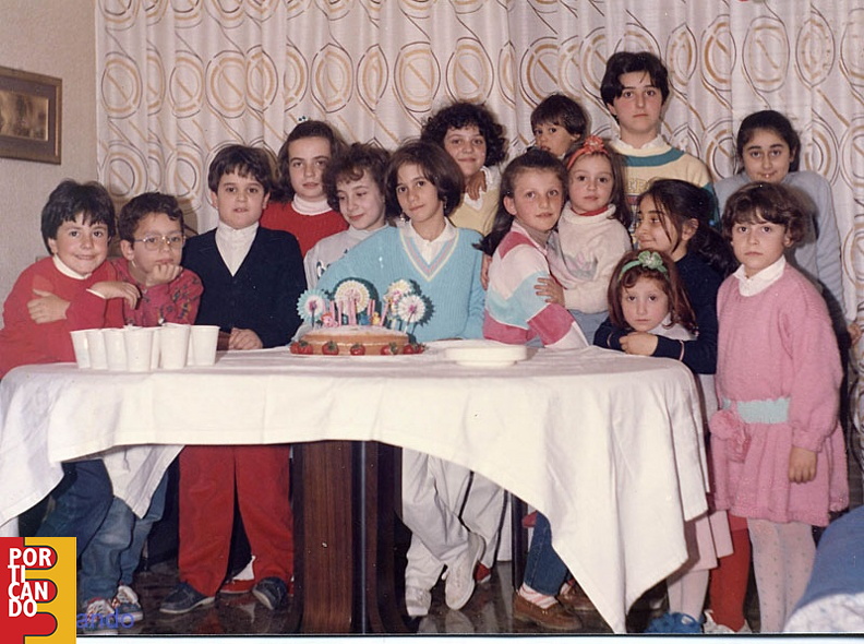 1986_compleanno_di_Simona_Avagliano_(_Lele_Punzi_Lucia_Panzella_Brigida_Romano_Dora_De_Leo_).jpg