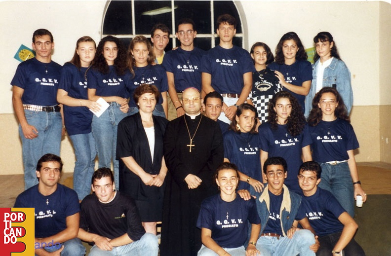 1991 Gruppo giovanile Vincenziano di Pregiato con il vescovo Di Palma
