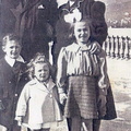 1940 Vincenzo e Concetta Ricciardi con i nipoti Cettina Enzo e Isabella