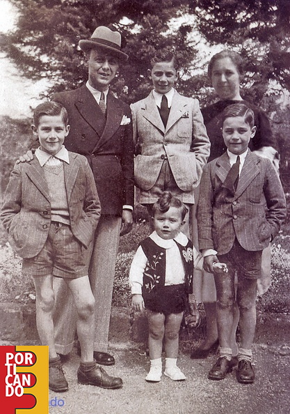 1942_famiglia_di_Luigi_D'Antonio_e_Rosaria_De_Chellis.jpg