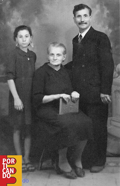 1946 da sx Olmina Adinolfi Gambardella Anna e Luigi Adinolfi