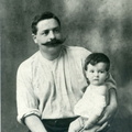 1908 circa Emilio Di Mauro ( nato 1878 ) con il figlio Antonio