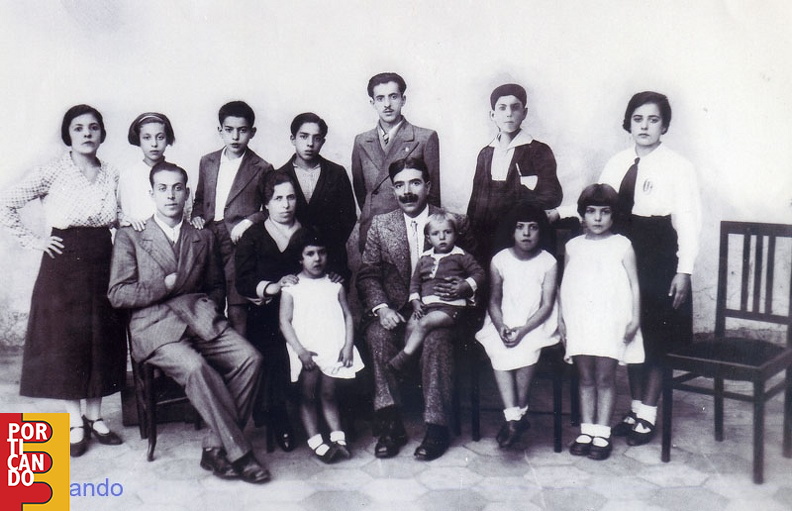 1936 famiglia di Ferdinando Santoro e Maria Di Maso ( 13 figli ) fra gli altri Clara Italia Carlo e Carmelina