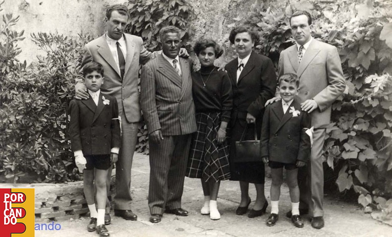 1953  prima comunione di Salvatore e Luigi Lodato con Adolfo Paolillo Franco Pisapia e famiglia