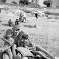 1968 circa Gaetano Spatuzzi al mare con i figli