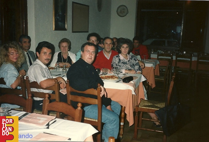 1985 circa Enzo Nicoletta con la famiglia e gli amici