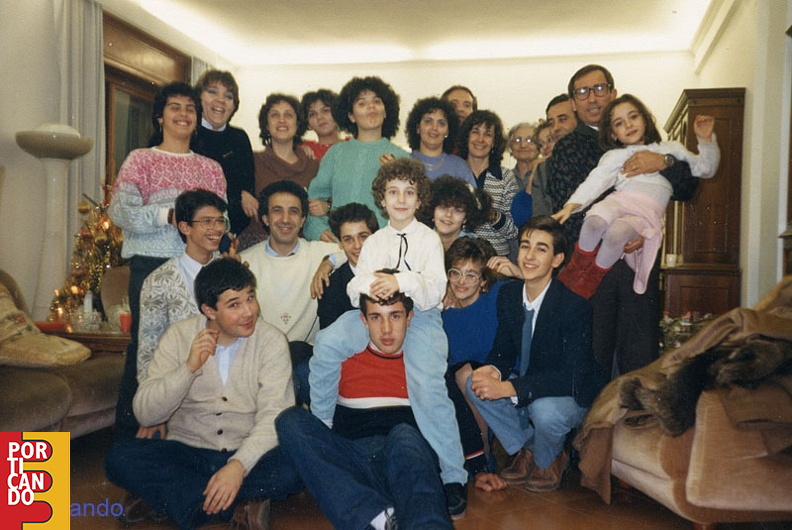1985_festa_in_casa_Fariello_parenti_e_amici.jpg