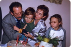 1987 Paolo De Leo con la sorella Claudia e gli zii Roberto e Tonia
