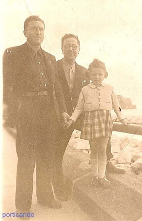 1941 Virgilio Felice Levratto allenatore della cavese  con la figlia - al centro Leopoldo Carmine allora dirigente