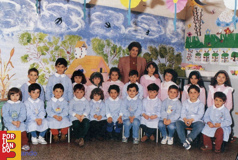 1992_1993_scuola_materna_corso_mazzini_sezione_F_maestra_Maria_Siani.jpg