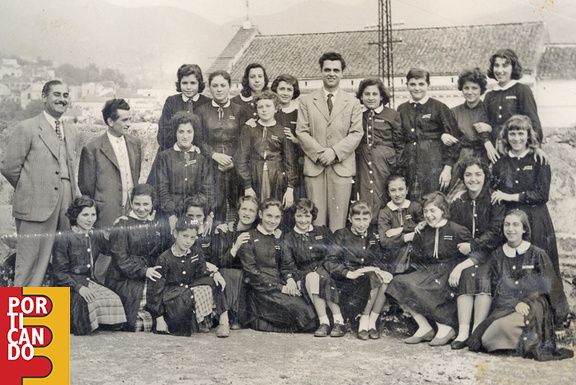 CARDUCCI 1956 1957 II E di Teresa Panzella Prof Riccardo Romano con i bidelli Melchionda e Santoriello