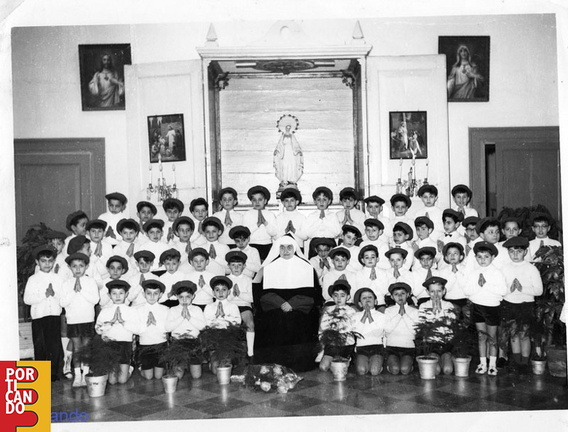 1960 gli alunni aspettano la madre superiore provinciale