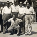1948 circa Emilio De Leo con Don Amedeo (beccaio) ed altri tifosi del napoli