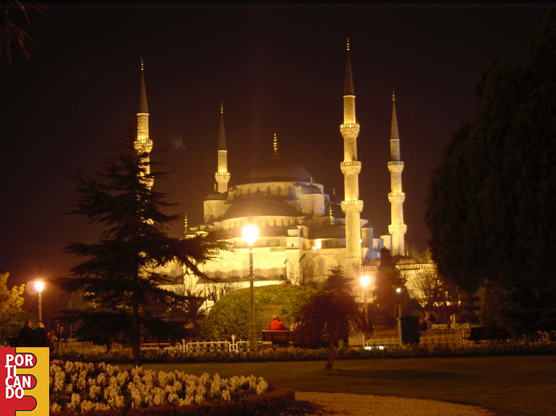 Blue_mosque_-Istanbul-.jpg