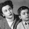 1953 Bruno Lambiase e mamma