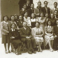 FOTO NUM -  005  -  1943 III Liceo di Daniele Caiazza M Persico Anna Gravagnuolo Vera Di maio con Don Amedeo Attanasio etc part 1