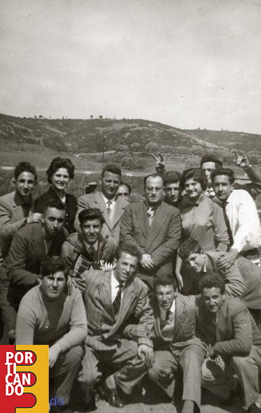 FOTO NUM -  028  -  1955 pasqua liceo classico prof Lupi Mariella Avigliano