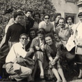 FOTO NUM -  035  -  1956 1957 II A di Mariella Avigliano con la professoressa Santoro ( matematica )