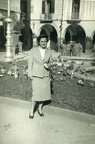 1951 Assunta Fasano in piazzza duomo
