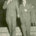 1953 Gennaro Spatuzzi  con un amico davanti al duomo