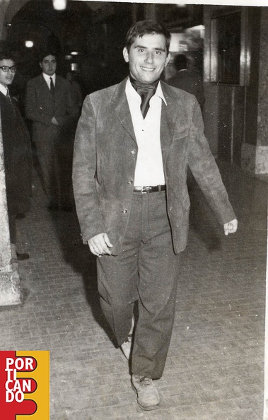 1969 Giovanni Lepre in piazza
