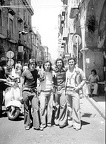 1974 Rino Enzo Pasquale Piero davanti al bar liberti