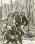 1973 Piero Barone Patrizia Macario in moto