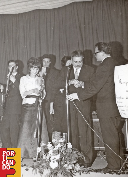 1970_circa_il_prof_Crescitelli_fra_Santa_De_Marco_e_Felice_Scermino.jpg