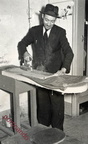 1970 circa Gerardo Caputo nella lavanderia vecchia