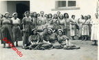 1951 cortile fra le altre Antonietta Pagano e  Ricciolona