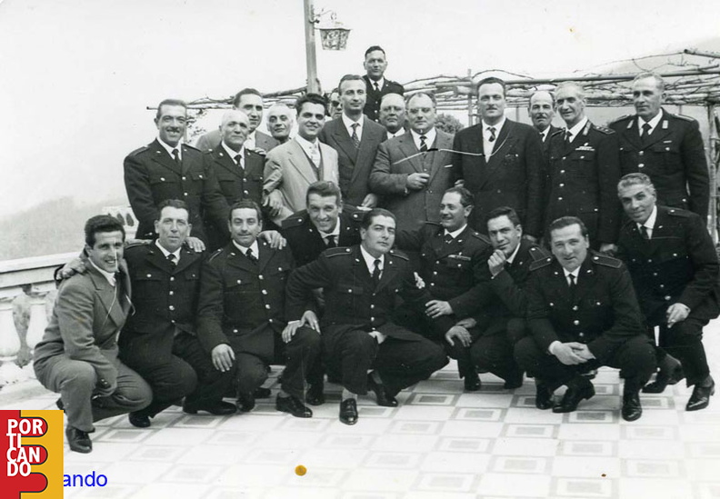 1959_vigili_urbani_all'hotel_scapolatiello_con_Eugenio_Abbro_Riccardo_Romano_Daniele_Caiazza_Musumeci.jpg