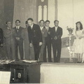 1965 circa Remo Mattei con Agreste ed impiegati comunali concerto presso la scuola elementare Mazzini