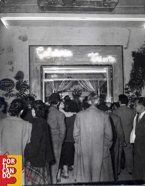 1956_Bar_Trieste_(_oggi_Bar_Roma_)_inaugurazione_1.jpg