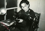 1970 circa Vincenza Melone maestra orlatrice