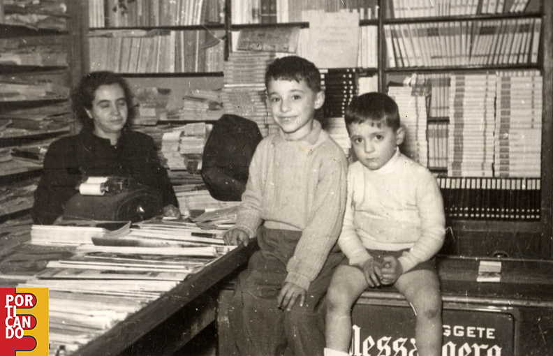 1953_anna_pisapia_con_i_figli_Mimmo_e_Mario.jpg