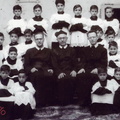1949 padre D'Onghia padre Salsano Padre Iacovino e i chierichetti della parrocchia