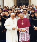 1997 Enzo Lampis alle spalle (dx) di Papa giovanni Paolo II