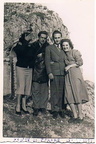 1953 Pasquale Criscuolo con Annamaria Palmieri ed una coppia di amici a Furore